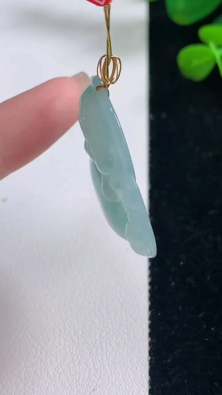 天然A货翡翠种飘花佛公吊坠，尺寸32.6-35.3-4.2，重量:9.83g
8月28日