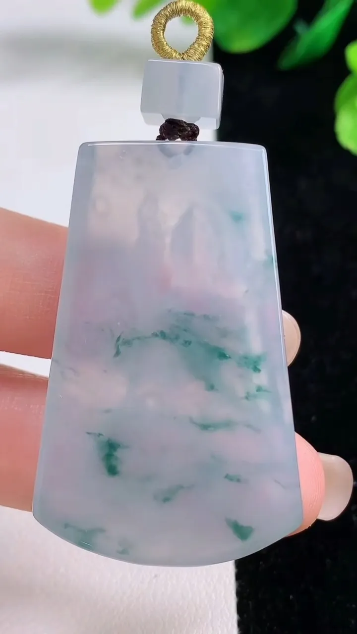 天然A货翡翠冰种飘花虚空藏观音菩萨吊坠，尺寸46-28-5.6，重量:17.76g
8月28日