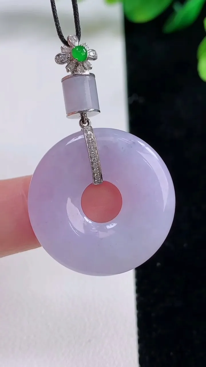 天然A货翡翠18k金紫罗兰平安环吊坠，尺寸25.3-4.7，重量:7.85g
8月28日