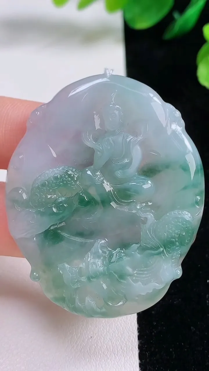 天然A货翡翠冰种飘花祥龙大势至观音菩萨吊坠，尺寸5198-42.3-5，重量:22.11g
8月28日