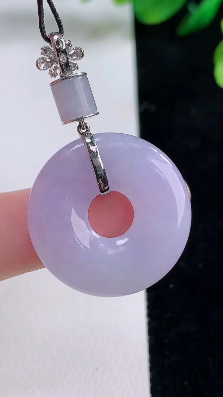 天然A货翡翠18k金紫罗兰平安环吊坠，尺寸25.3-4.7，重量:7.85g
8月28日