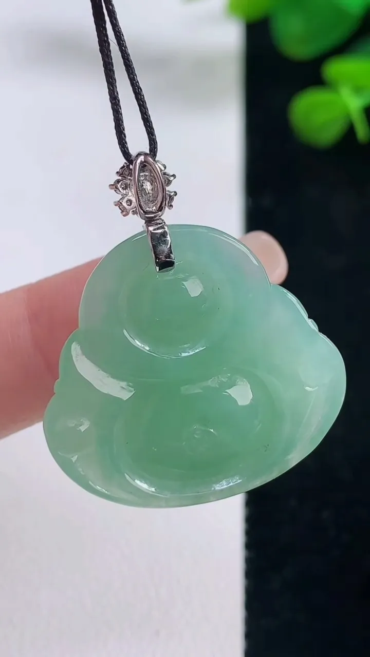 天然A货翡翠佛公吊坠，尺寸25-28-8.6，重量:9.62g
8月29日
