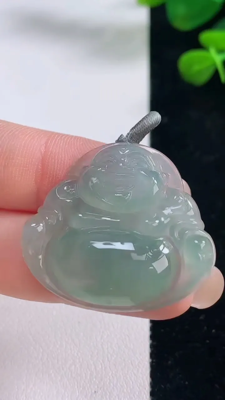 天然A货翡翠佛公吊坠，尺寸29-32.8-6，重量:8.26g
8月29日