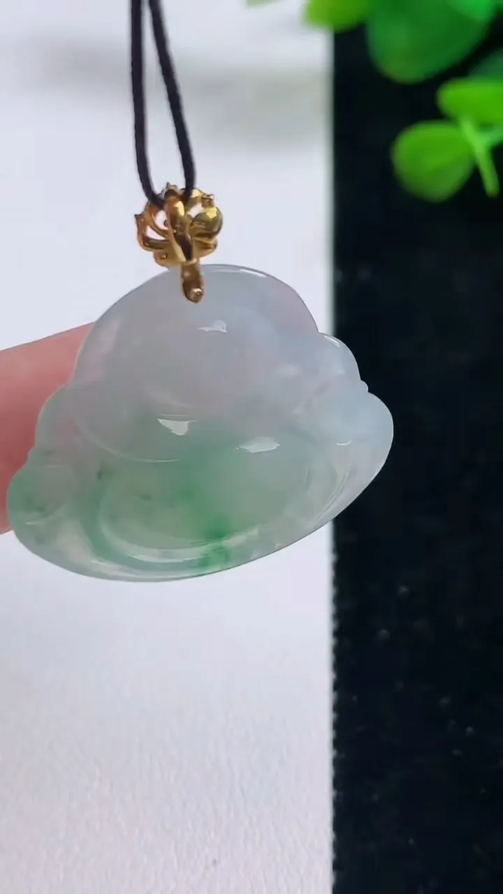 天然A货翡翠佛公吊坠，尺寸27-29.6-5.3，重量:6.20g
8月29日