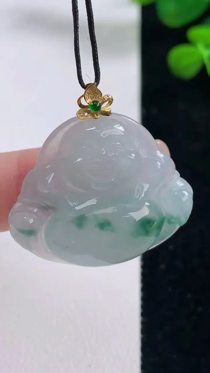 天然A货翡翠种飘花佛公吊坠，尺寸28-30.7-5.8，重量:7.14g
8月29日