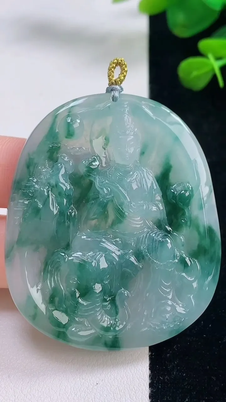 天然A货翡翠冰种飘花普贤菩萨吊坠，尺寸54.3-45.3-5.7，重量:27.33g
8月29日