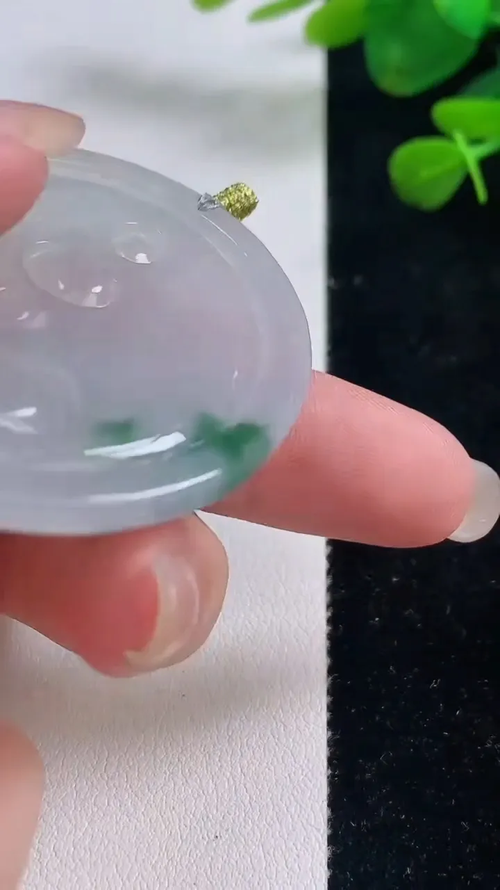 天然A货翡翠冰种飘花普贤菩萨吊坠，尺寸50.5-42.8-5，重量:22.91g
8月29日