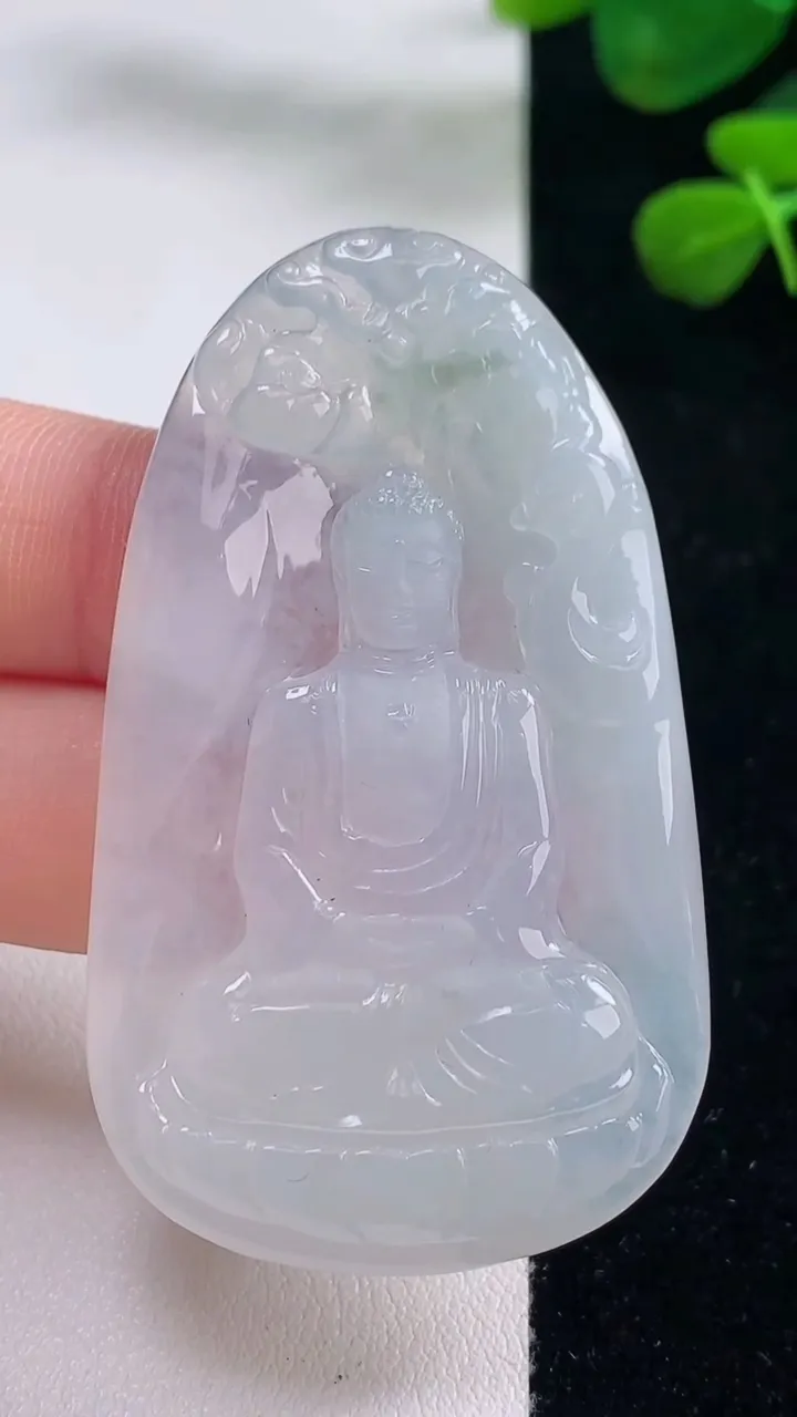 天然A货翡翠大日如来吊坠，尺寸56.5-33.6-5.7，重量:23.38g
8月29日