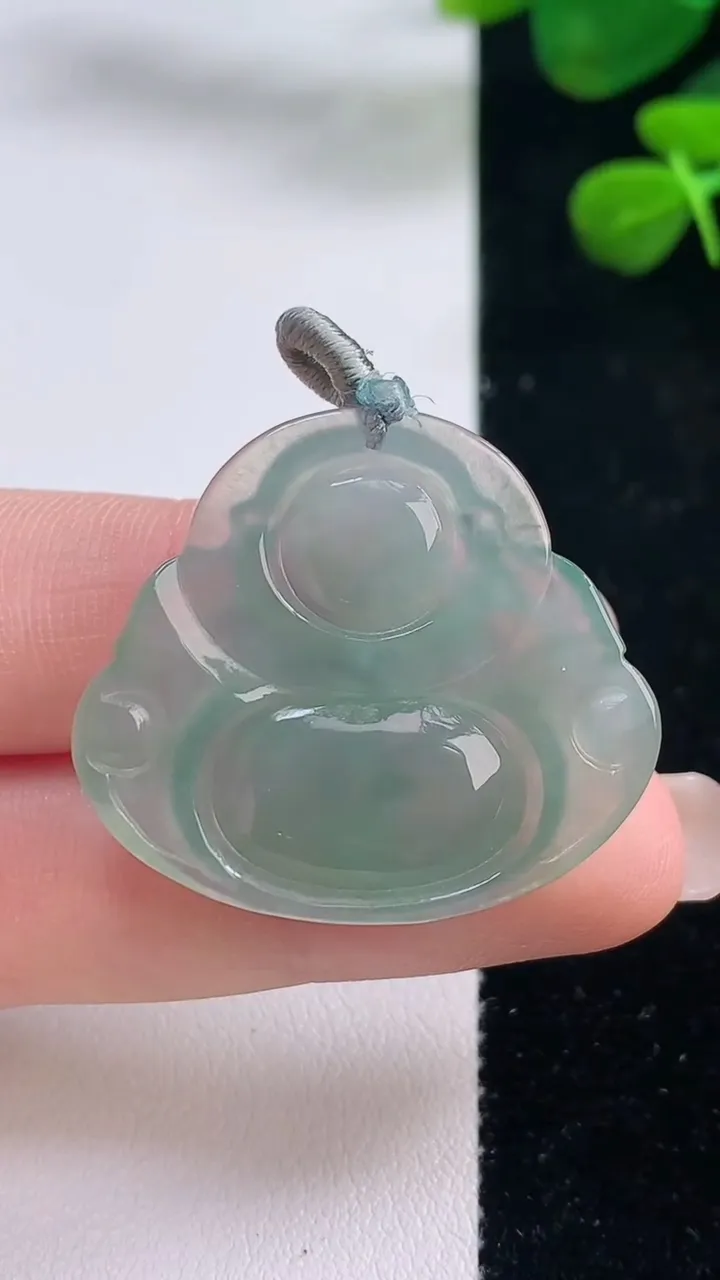 天然A货翡翠佛公吊坠，尺寸29-32.8-6，重量:8.26g
8月29日