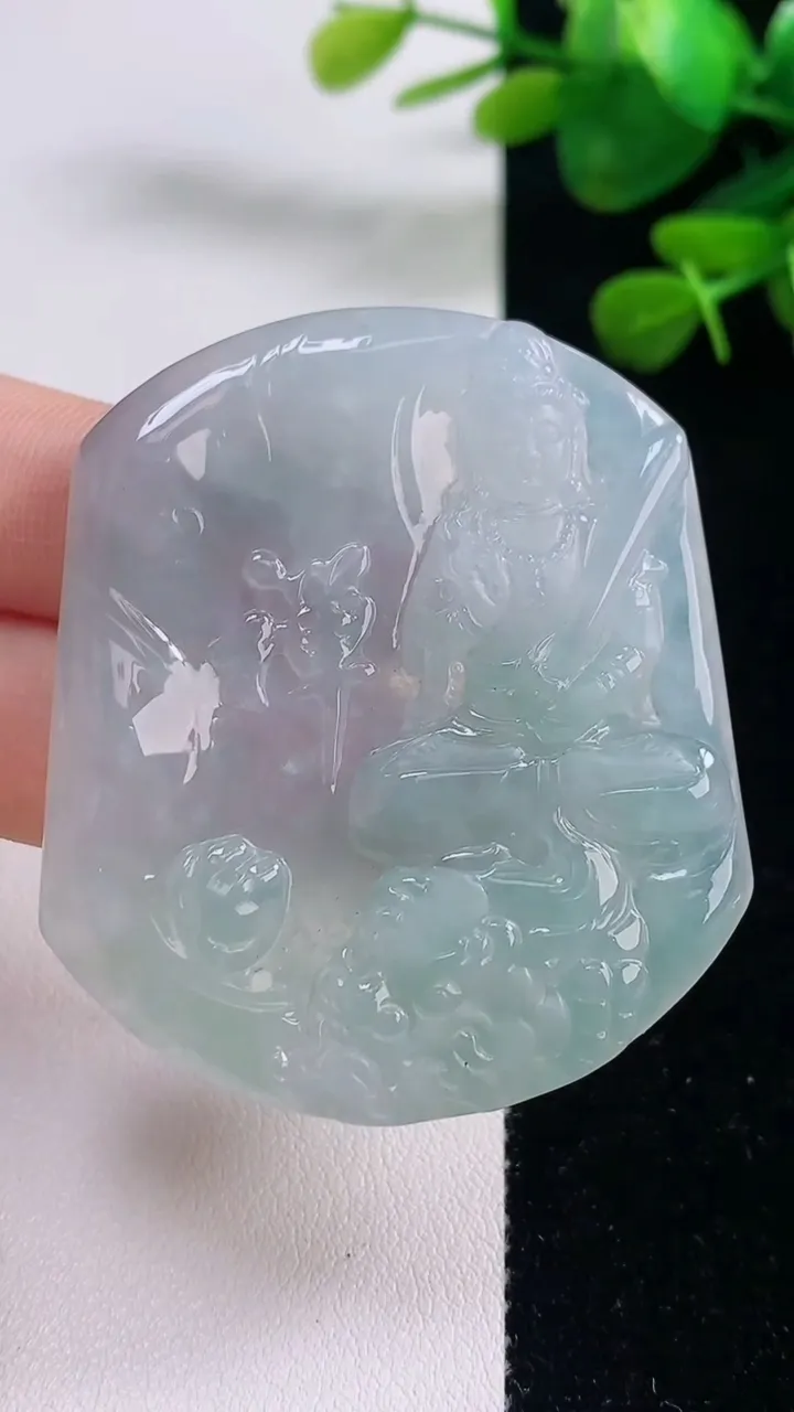 天然A货翡翠文殊菩萨吊坠，尺寸51.8-45-6，重量:27.81g
8月29日