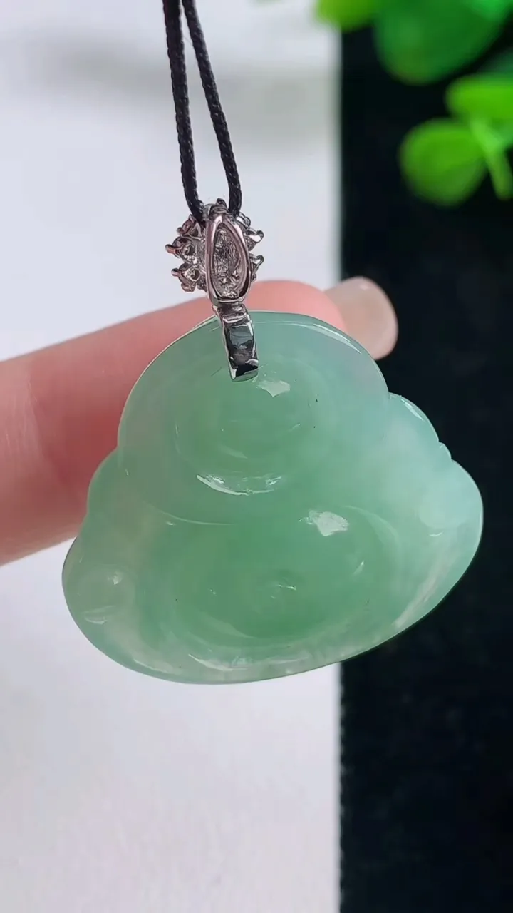 天然A货翡翠佛公吊坠，尺寸25-28-8.6，重量:9.62g
8月29日