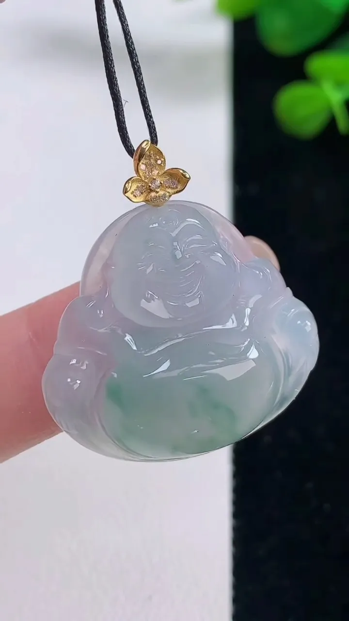 天然A货翡翠种飘花佛公吊坠，尺寸26-28.2-5.8，重量:6.64g
8月29日