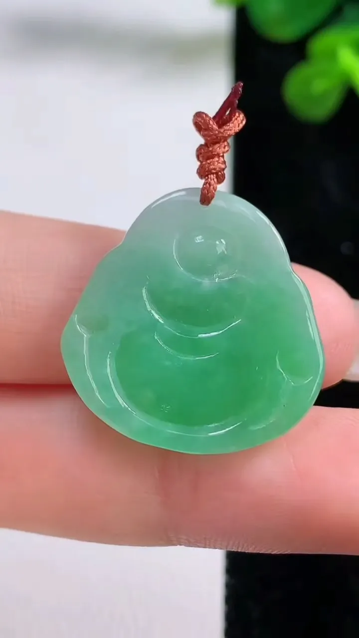天然A货翡翠佛公吊坠，尺寸24.2-24-4，重量:4.65g
8月29日