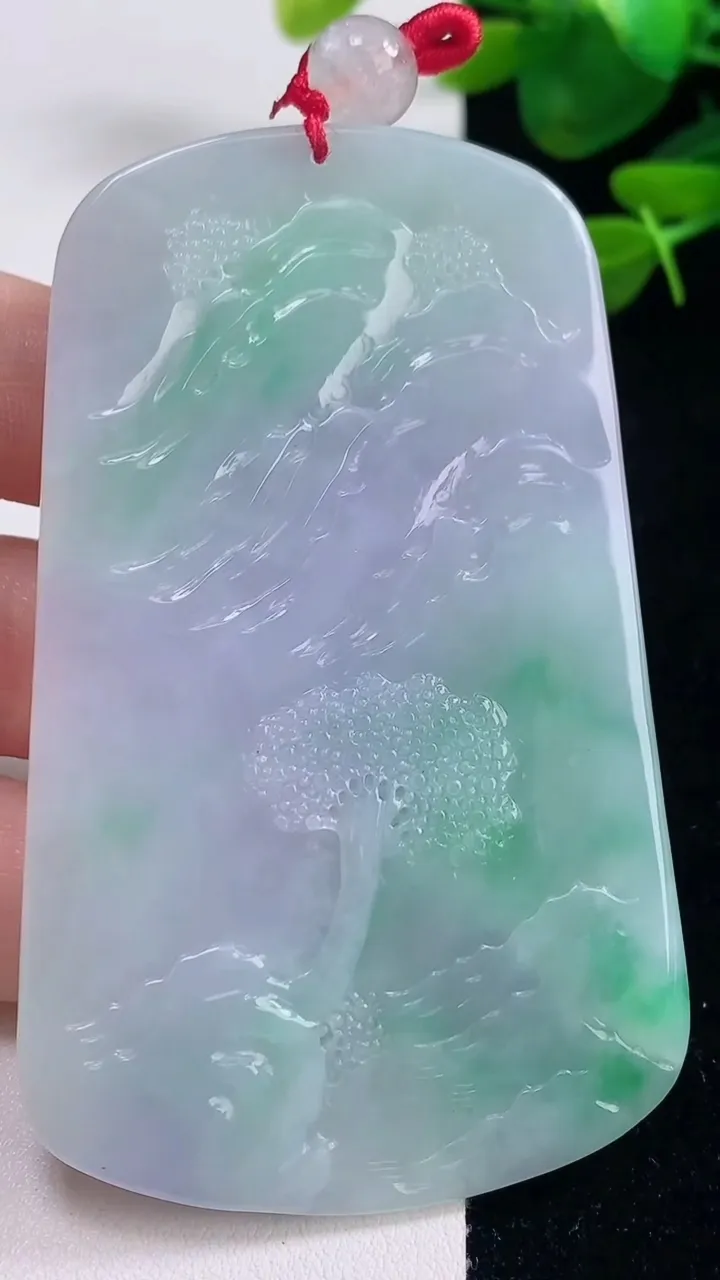 天然A货翡翠山水牌吊坠，尺寸75.6-46-6，重量:50.26g
8月29日