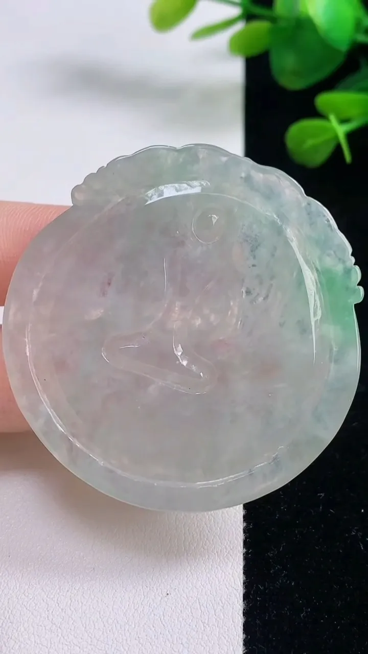 天然A货翡翠文殊菩萨吊坠，尺寸51-50.5-5.5，重:24.58g
8月29日