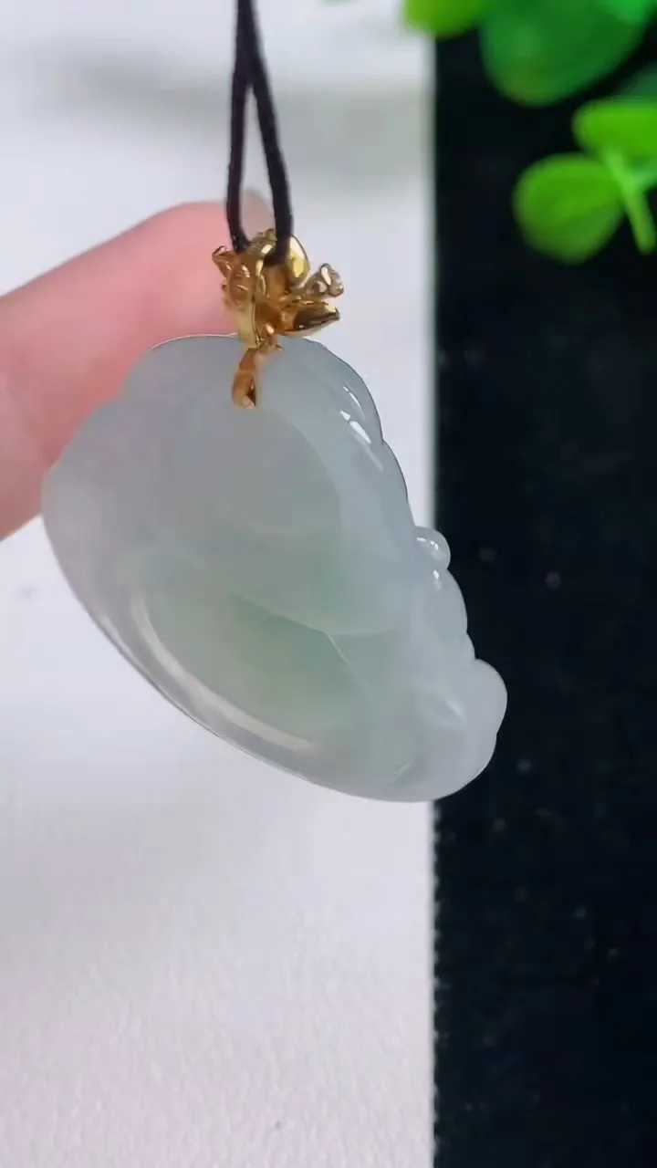 天然A货翡翠佛公吊坠，尺寸30-32-6.5，重量:9.41g
8月29日