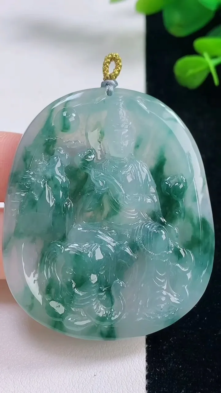 天然A货翡翠冰种飘花普贤菩萨吊坠，尺寸54.3-45.3-5.7，重量:27.33g
8月29日
