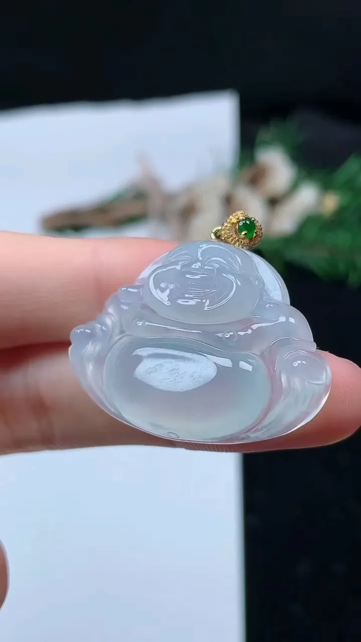 天然A货翡翠白冰佛公吊坠，尺寸24-33-6.9，重量:8.86g
8月29日