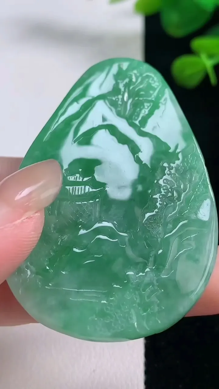 天然A货翡翠山水牌吊坠，尺寸54.5-38-8.5，重量:33.22g
8月29日