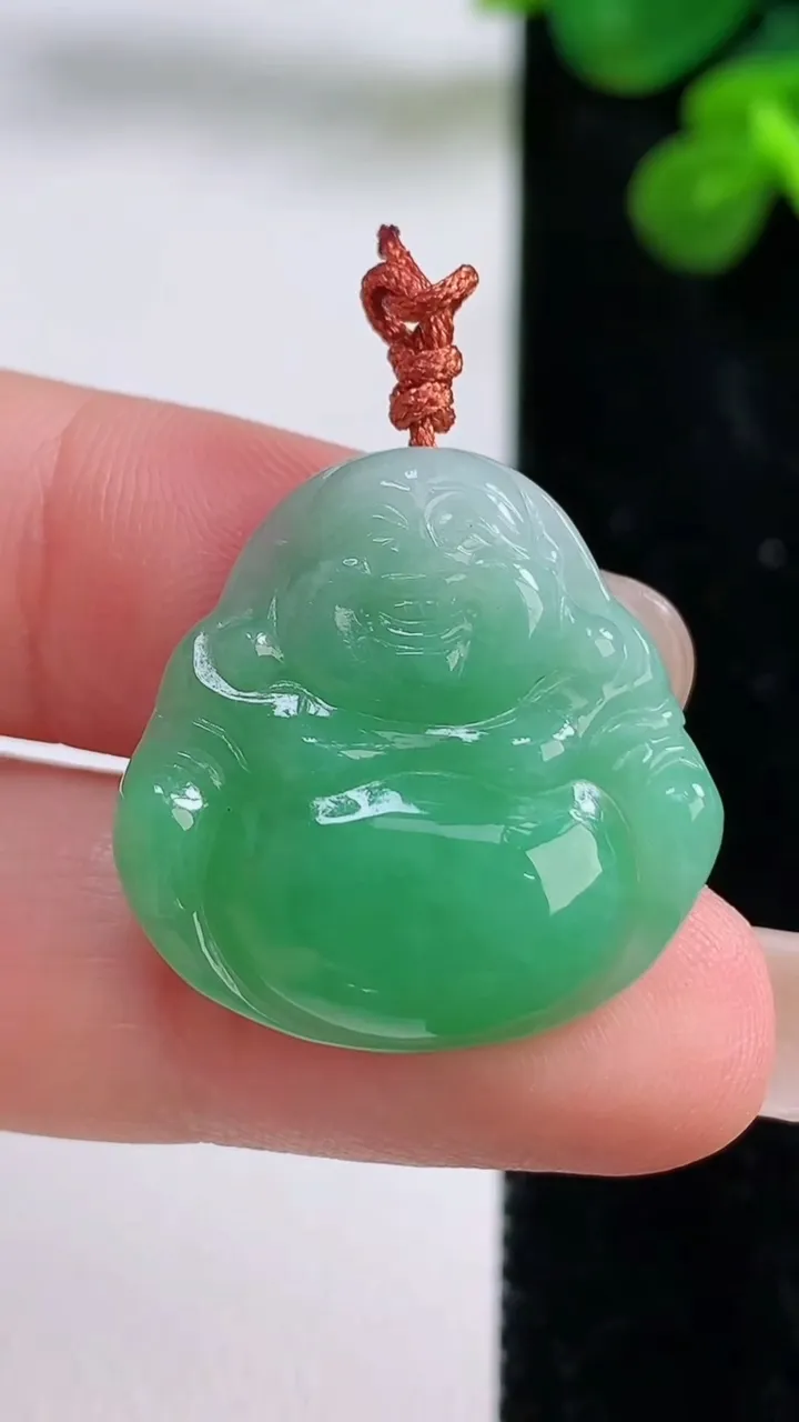 天然A货翡翠佛公吊坠，尺寸24.2-24-4，重量:4.65g
8月29日