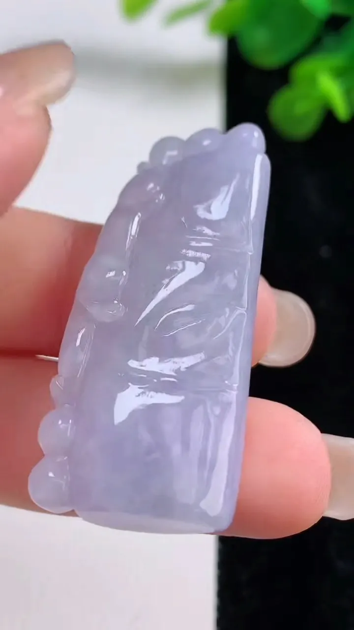 天然A货翡翠紫罗兰节节高升 竹节吊坠，尺寸43-18-7.8，重量13.13g
8月29日