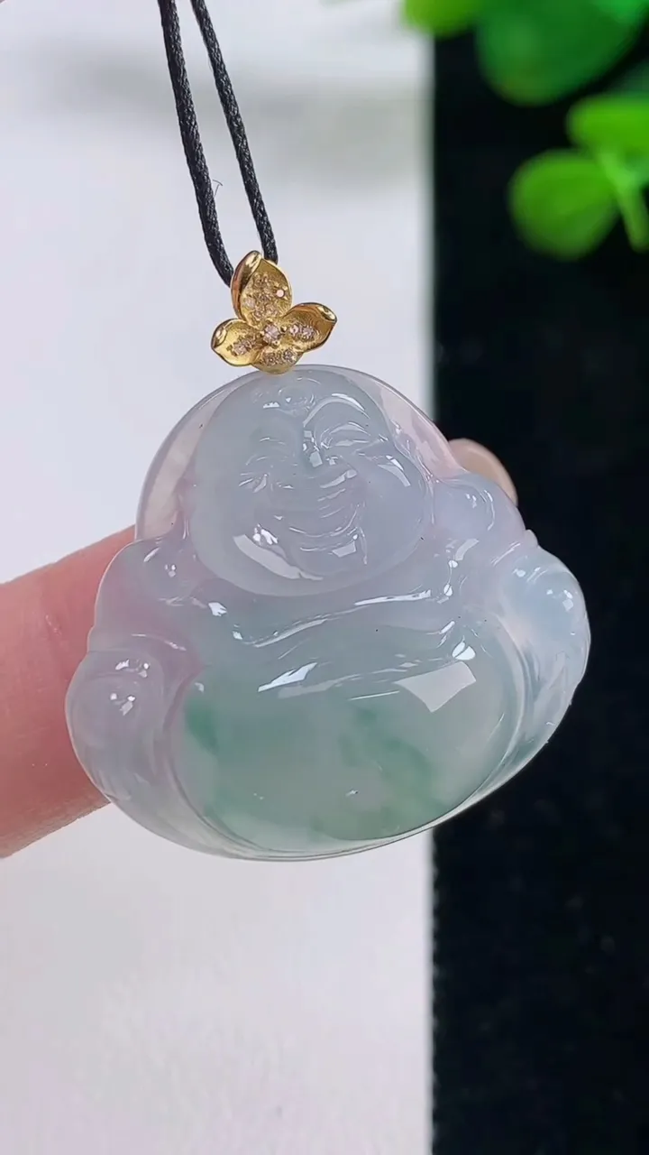 天然A货翡翠种飘花佛公吊坠，尺寸26-28.2-5.8，重量:6.64g
8月29日