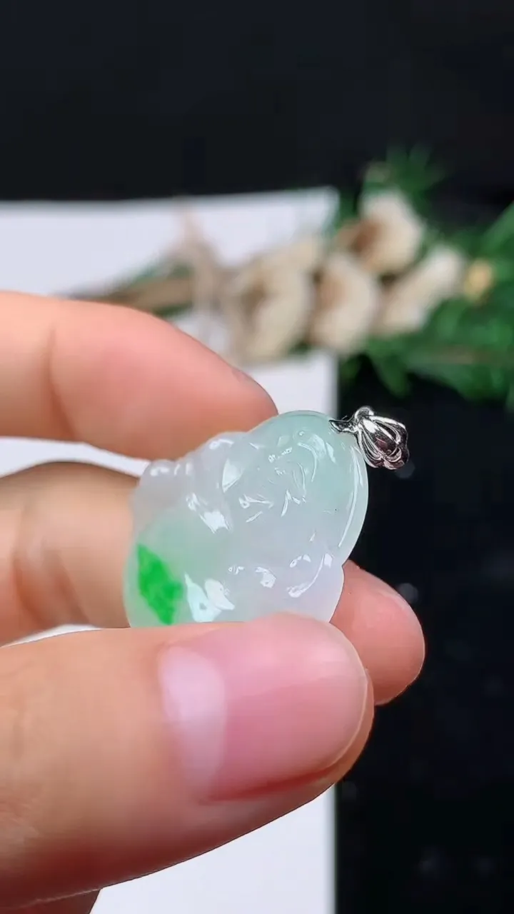 天然A货翡翠佛公吊坠，尺寸26.3-28.6-5.7，重量:6.46g
8月29日
