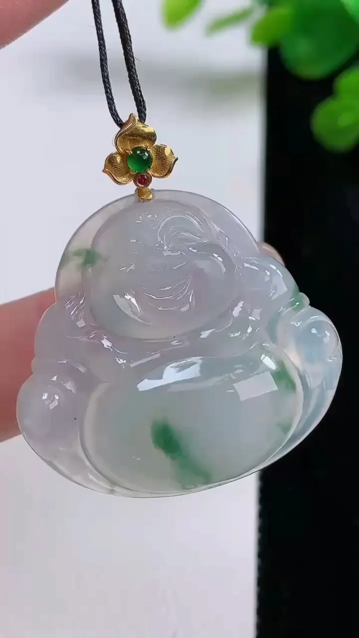 天然A货翡翠种飘花佛公吊坠，尺寸31.4-33.7-6.7，重量:9.69g
8月30日