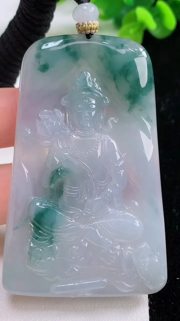 天然A货翡翠冰种飘花大势至观音菩萨吊坠，尺寸66-42-5.5，重量:40.41g
8月31日