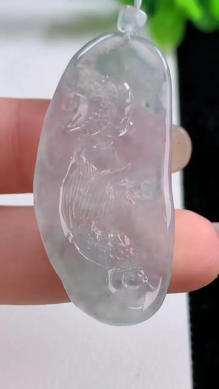 天然A货翡翠龙牌吊坠，尺寸43.5-20.4-4.7，重量:8.52g
8月31日