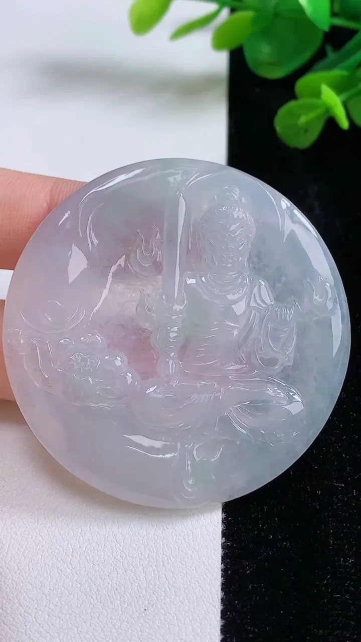 天然A货翡翠不动明王吊坠，尺寸54-4.6，重:27.20g
8月31日