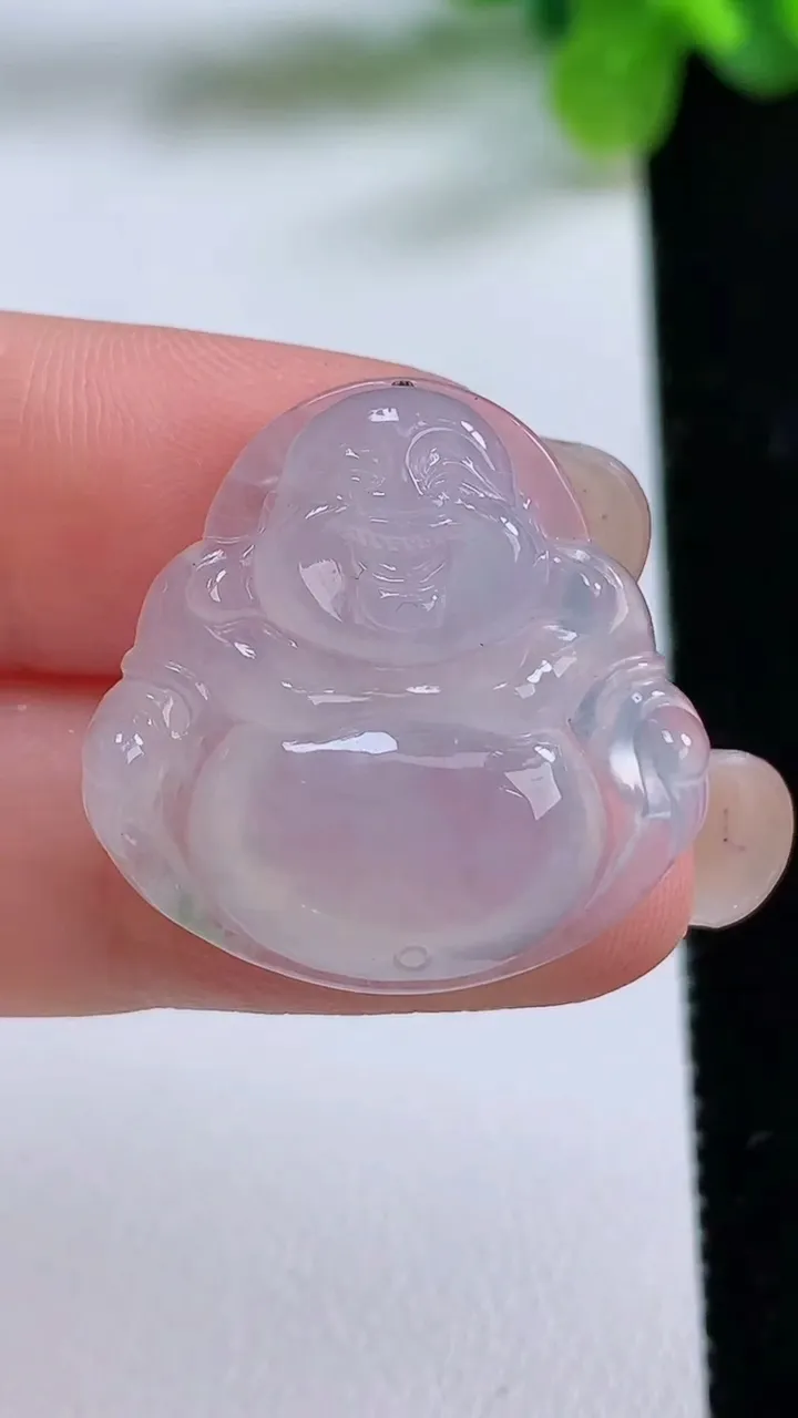 天然A货翡翠冰种飘花佛公吊坠，尺寸24.7-25.2-5，重量:5.30g
8月31日
