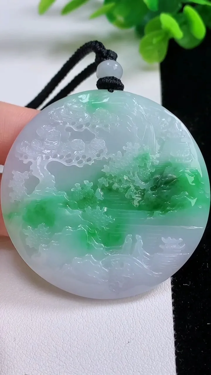 天然A货翡翠山水牌吊坠，尺寸51.8-5.8，重量:39.26g
8月31日