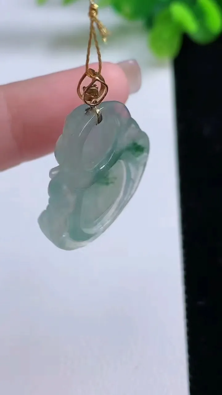 天然A货翡翠种飘花佛公吊坠，尺寸22.5-25.7-5，重量:5.12g
8月31日