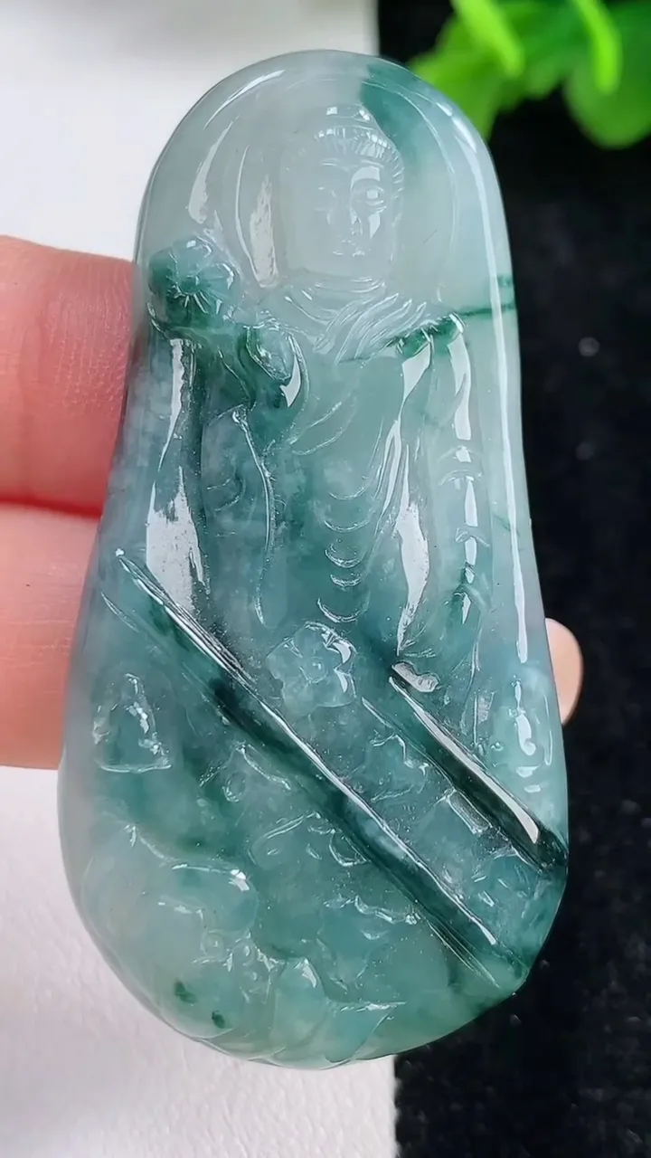 天然A货翡翠冰种飘花大日如来吊坠，尺寸57.5-29-6，重:20.23g
8月31日