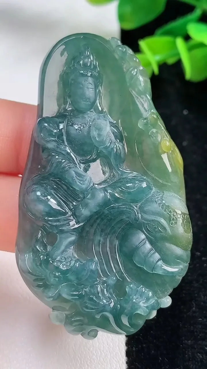 天然A货翡翠蓝水双彩普贤菩萨吊坠，尺寸62-35-9，重:33.60g
8月31日