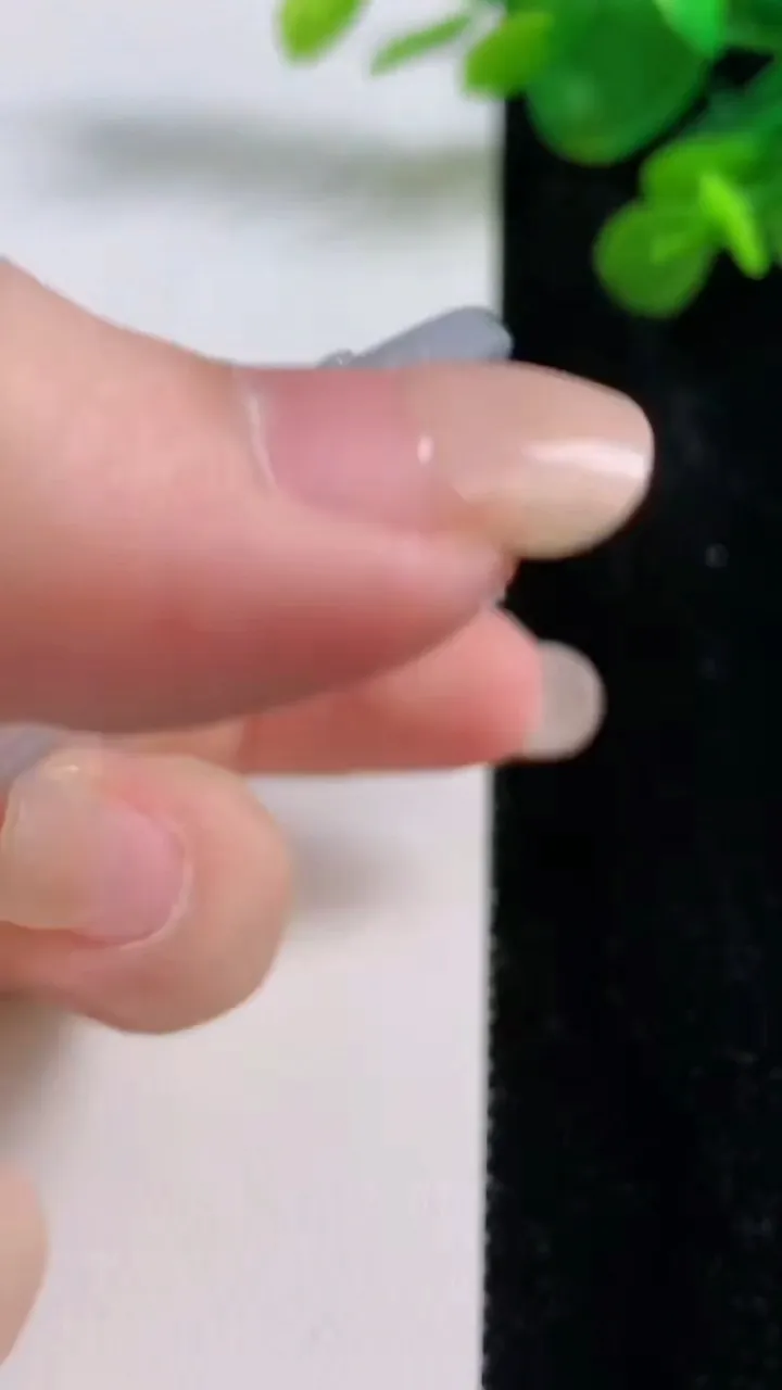 天然A货翡翠不动明王吊坠，尺寸54-4.6，重:27.20g
8月31日