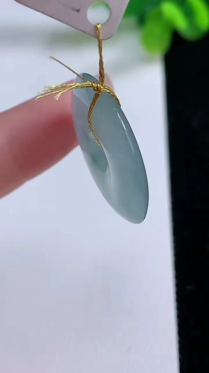 天然A货翡翠冰种飘花平安扣吊坠，尺寸25.4-4.3，重量:5.97g
8月31日