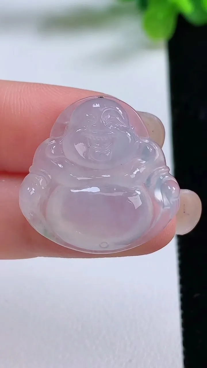 天然A货翡翠冰种飘花佛公吊坠，尺寸24.7-25.2-5，重量:5.30g
8月31日