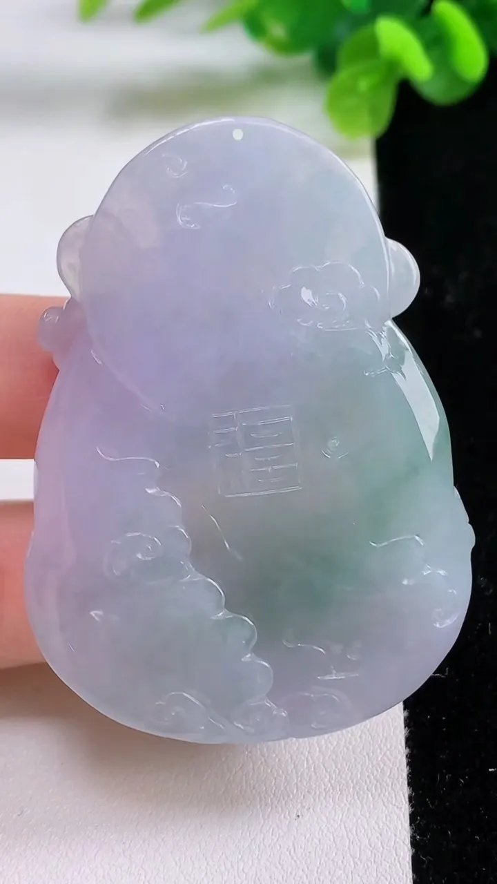 天然A货翡翠冰种紫罗兰飘花财神爷吊坠，尺寸57.8-40.8-8.2，重量:35.44g
8月31日