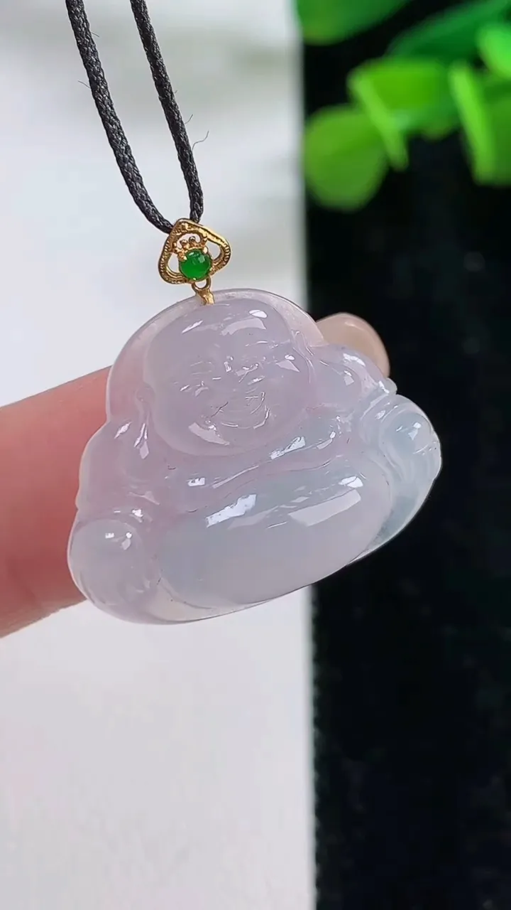 天然A货翡翠种白冰佛公吊坠，尺寸22.5-23.6-4.3，重:2.64g
8月31日