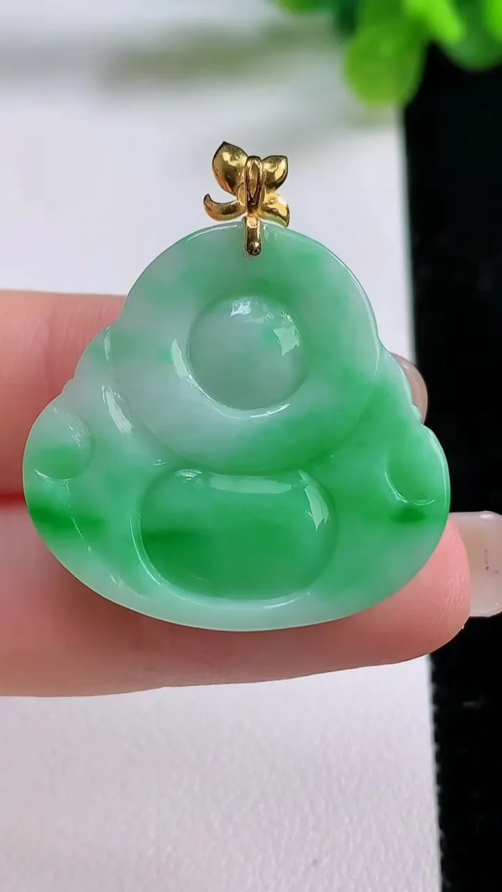天然A货翡翠佛公吊坠，尺寸28-29.3-4.6，重量:6.28g
8月31日