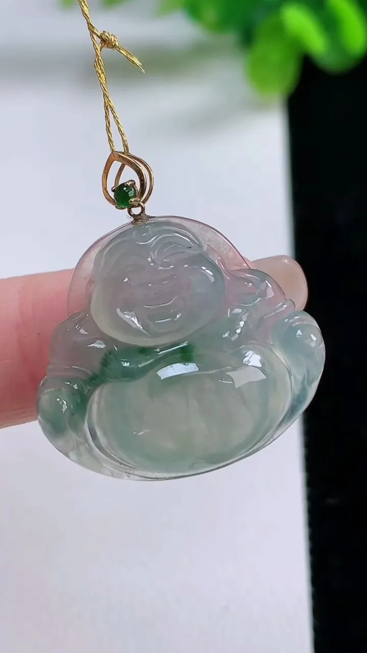 天然A货翡翠种飘花佛公吊坠，尺寸22.5-25.7-5，重量:5.12g
8月31日