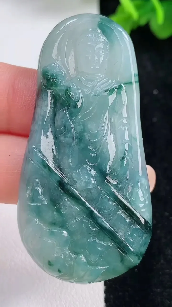 天然A货翡翠冰种飘花大日如来吊坠，尺寸57.5-29-6，重:20.23g
8月31日