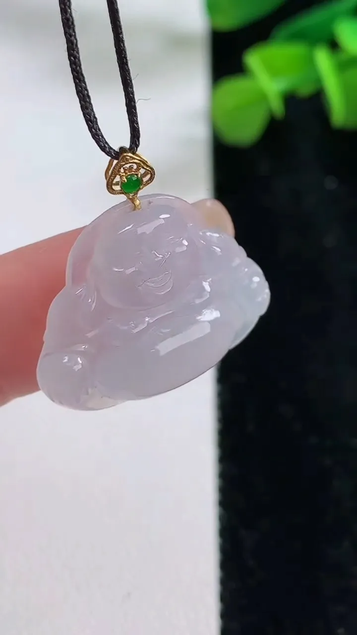 天然A货翡翠种白冰佛公吊坠，尺寸22.5-23.6-4.3，重:2.64g
8月31日