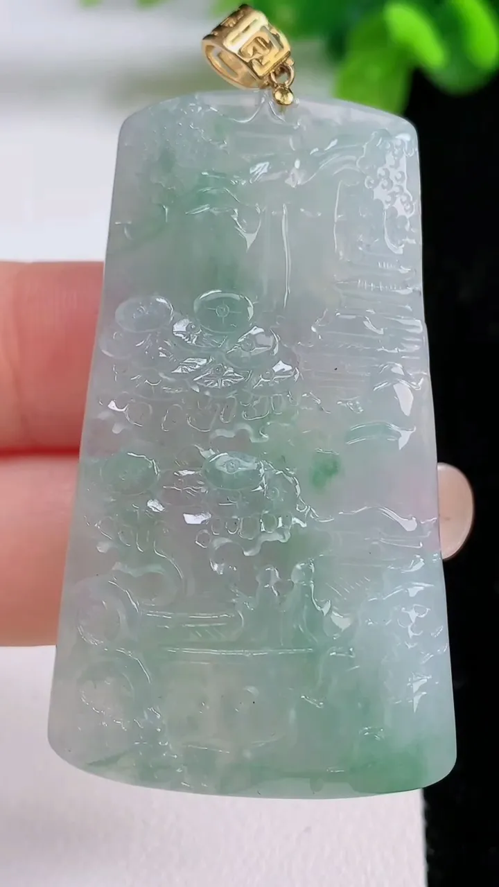 天然A货翡翠种飘花山水牌吊坠，尺寸52-28.6-8，重量:26.04g
8月31日