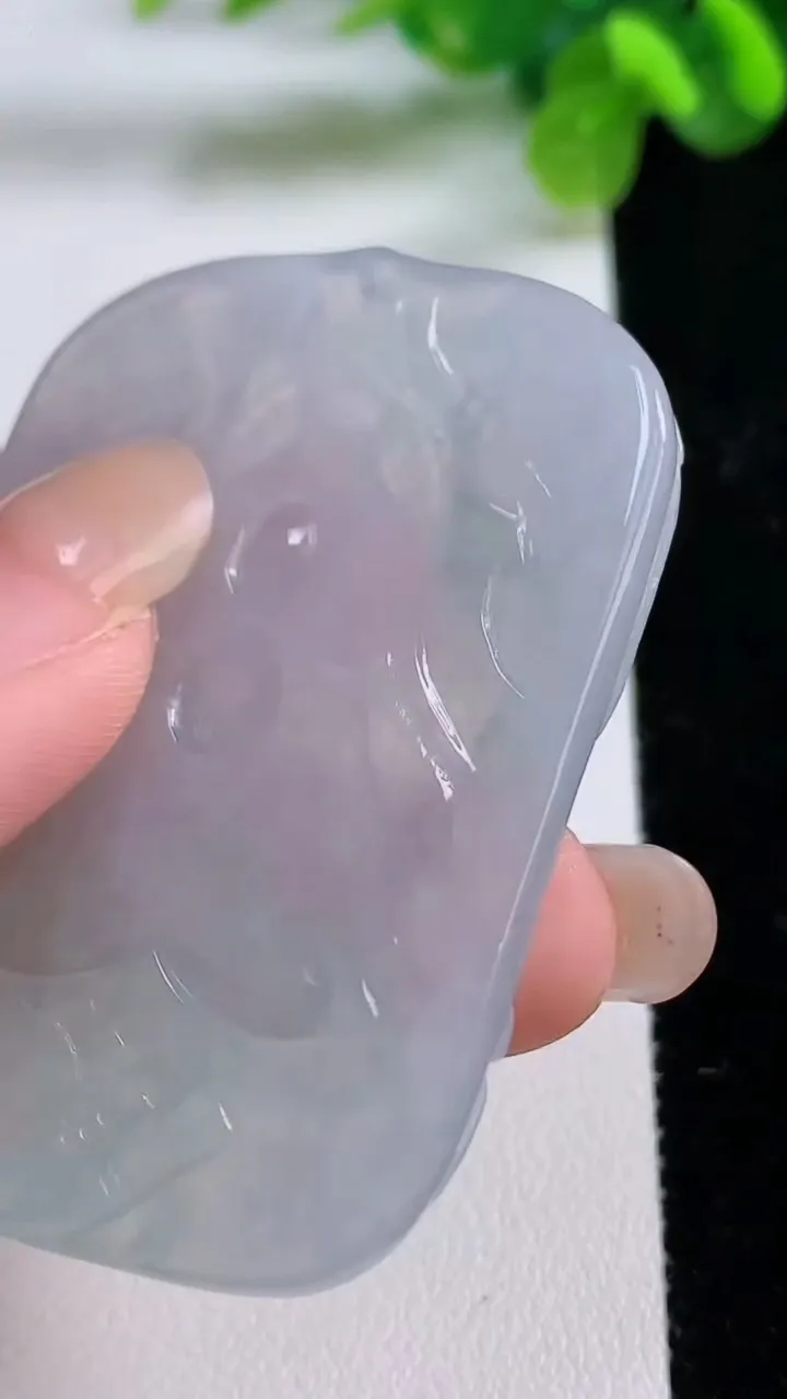 天然A货翡翠普贤菩萨吊坠，尺寸55-39.4-5.5，重量:29.19g
8月31日