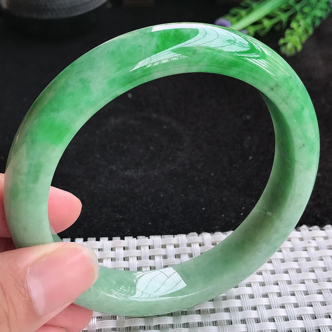 自然光65/13.5/9.7大圈口老坑精美温润满绿辣阳绿手镯玉镯百搭