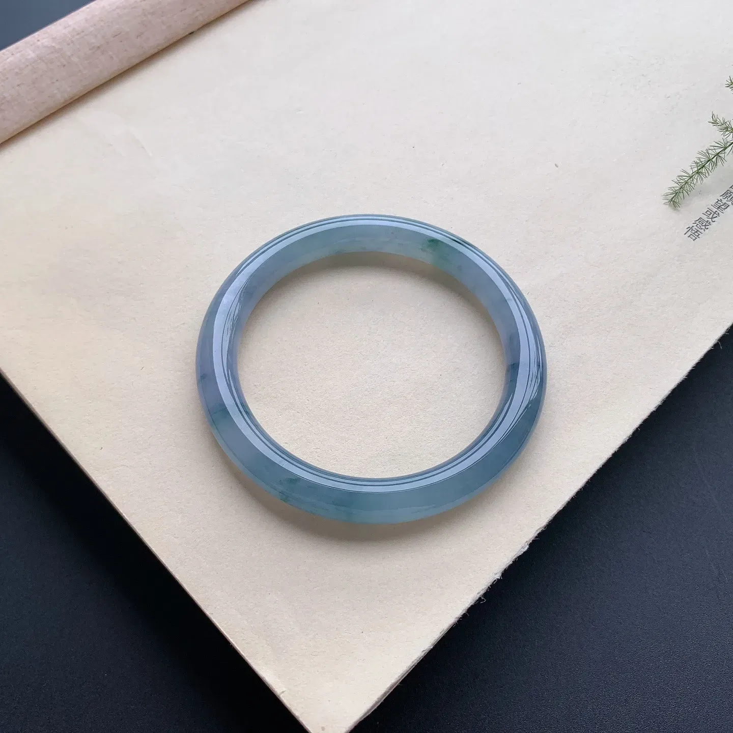 57圈口紫飘花圆条手镯 尺寸：57-8.5-8.8，水润起胶，优雅迷人