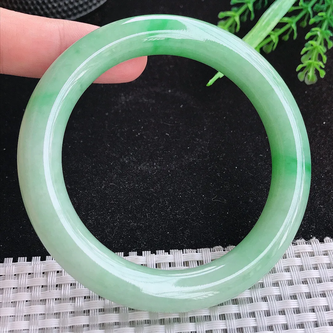 自然光61/11.2/11.4老坑精美满绿飘阳绿圆条手镯大圈口圆玉镯百搭